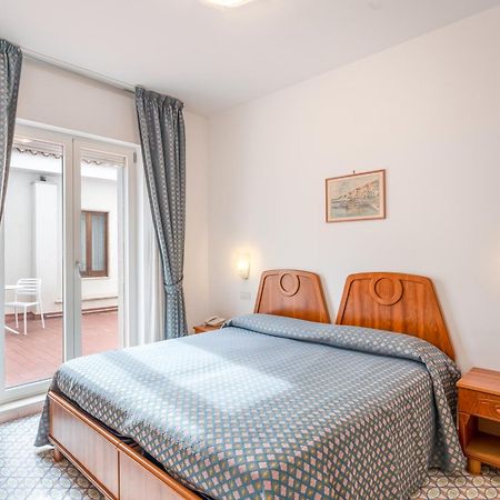 Hotel Eliseo Park'S Sant'Agnello Exterior foto